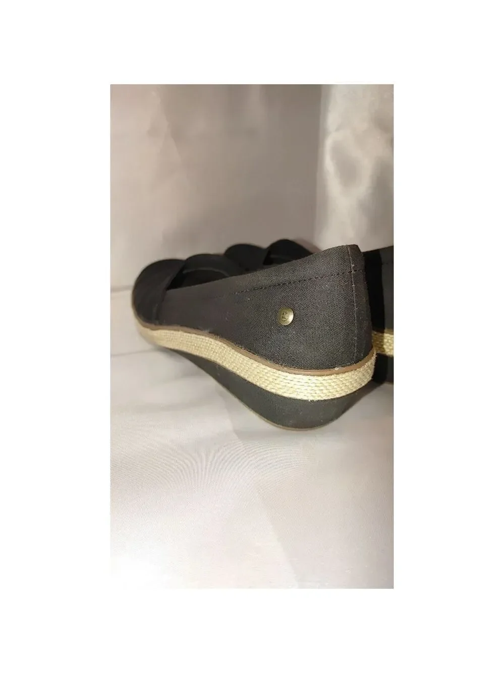 Grasshoppers Quinn Canvas Wedge Size 9.5